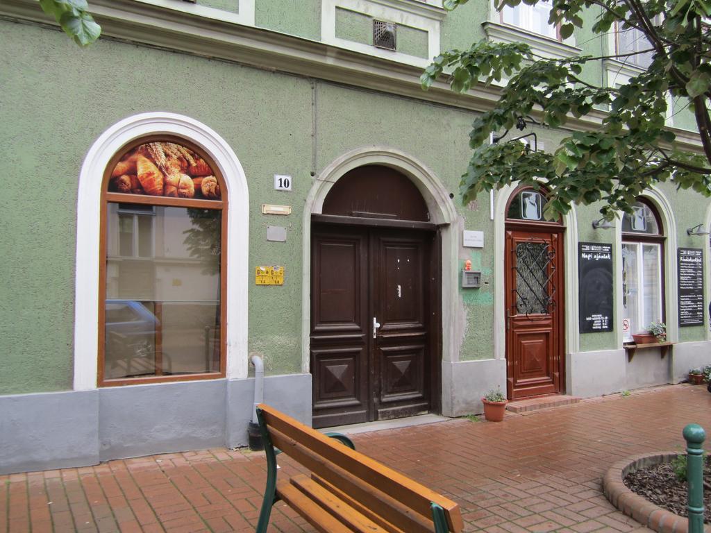 Galéria Apartman Szeged Esterno foto